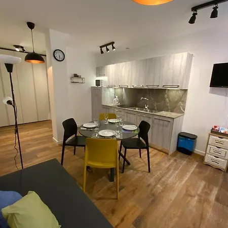 Elegante Bilocale Tra Stazione E Centro Storico *