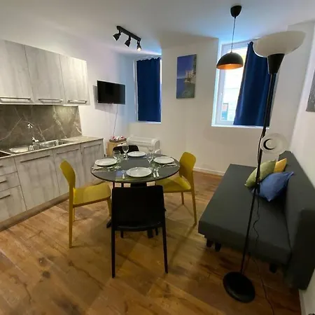 Elegante Bilocale Tra Stazione E Centro Storico Appartement Trieste